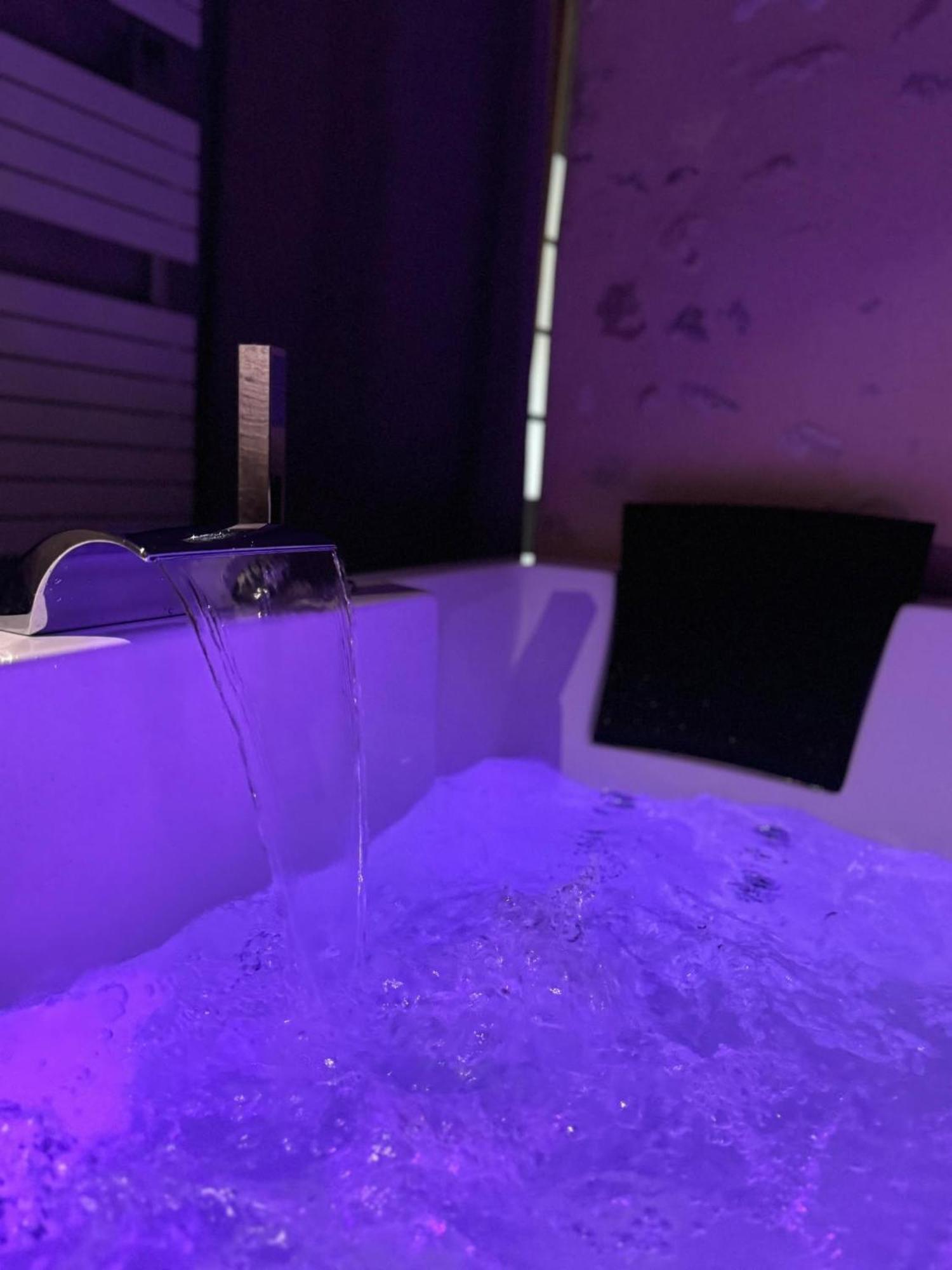 Love Queen Spa Detente บลัวส์ ภายนอก รูปภาพ