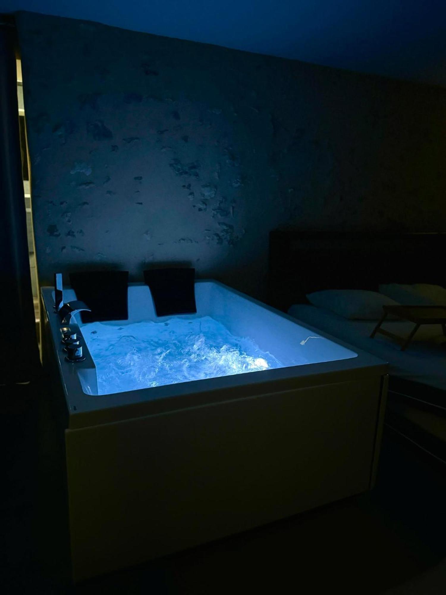 Love Queen Spa Detente บลัวส์ ภายนอก รูปภาพ